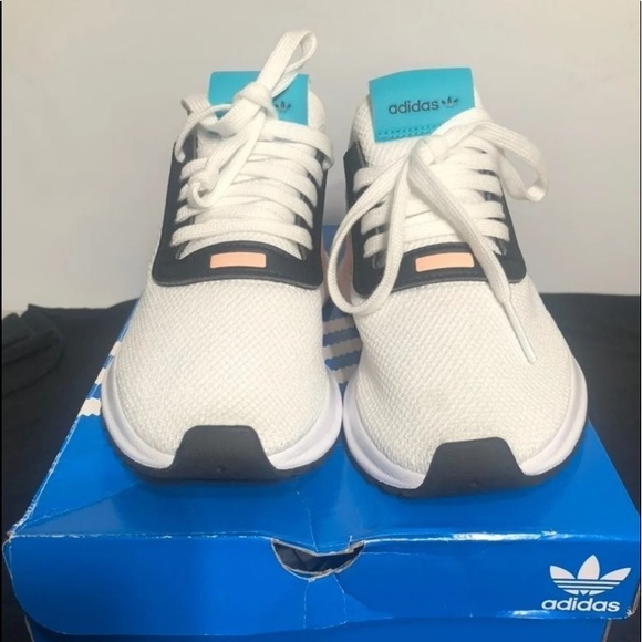 adidas youth size 4